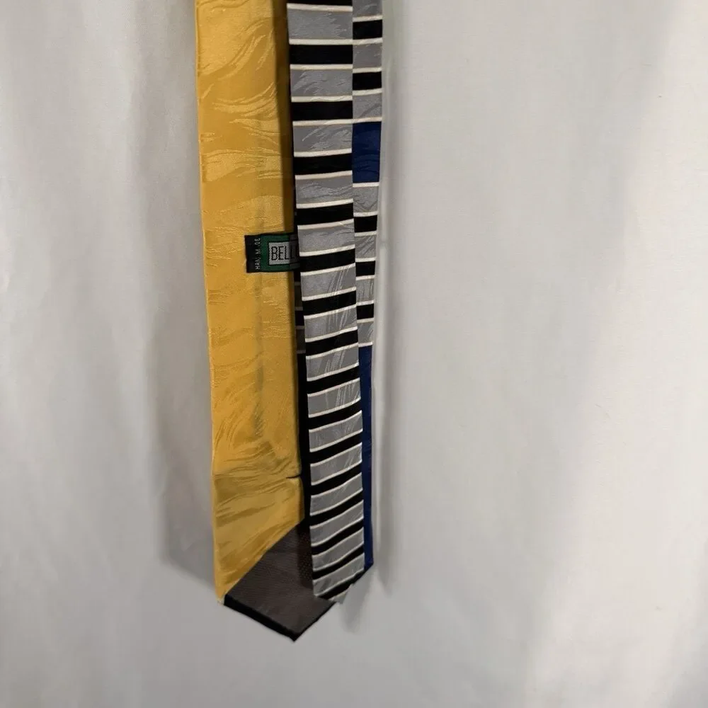 Bella Uomo 100% Silk Guitar Music Tie 60x4in